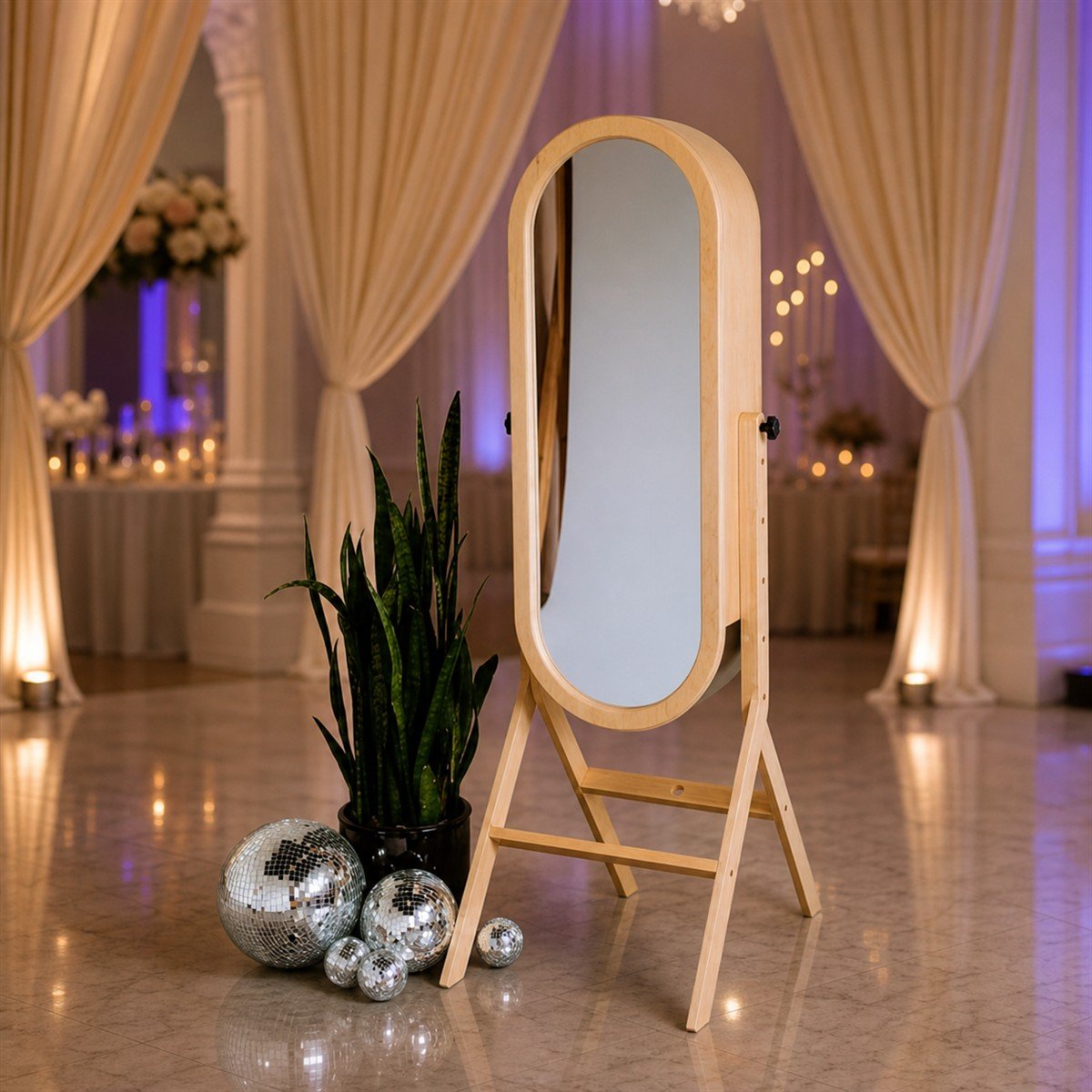 Retro Mirror Booth - 2 Hours